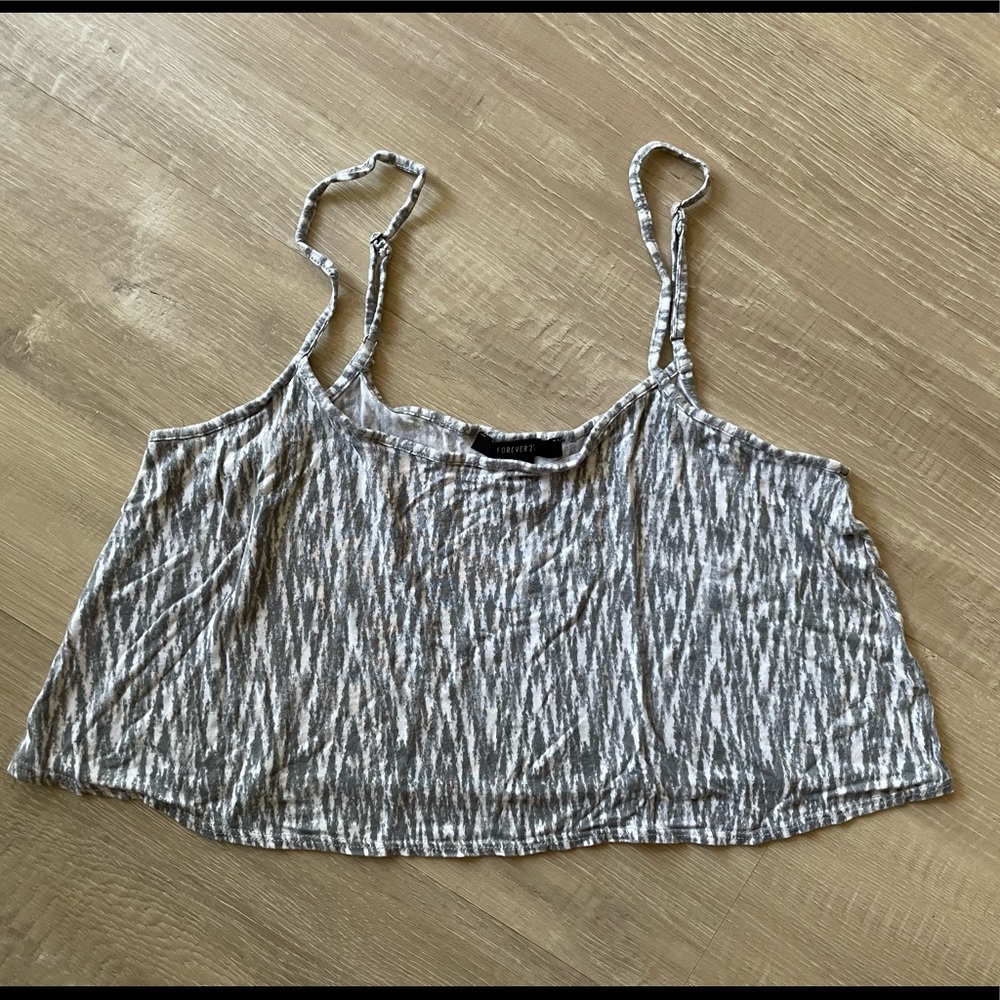 Patterned Crop Top - Picture 2 of 4